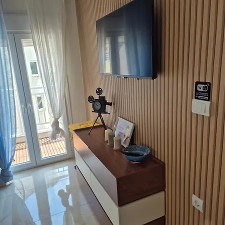 Sharon Stone Lux Peraía