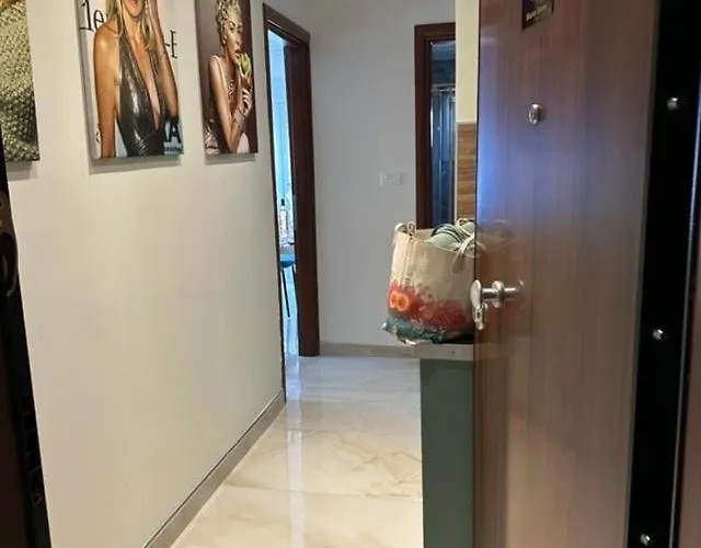 Sharon Stone Lux Peraía